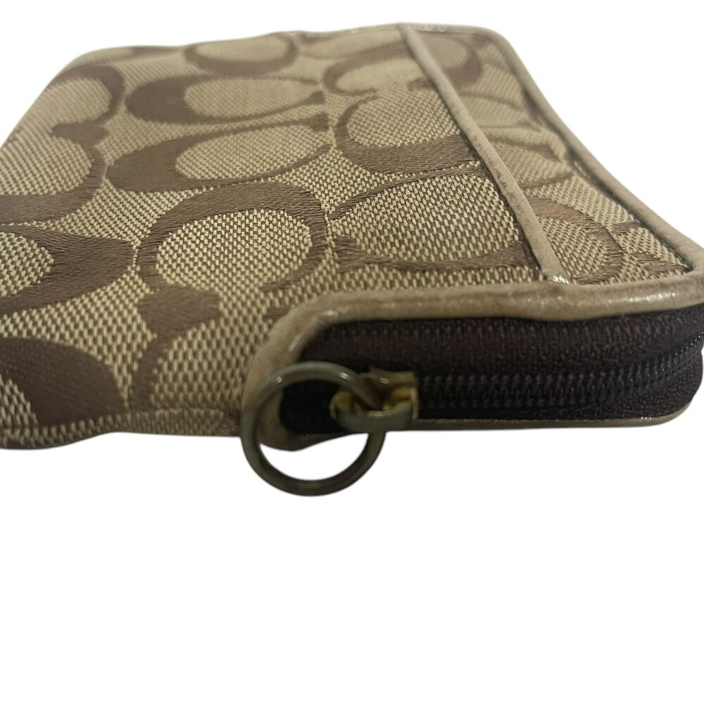 Coach Signature C Canvas Wristlet (missing strap) with Flower - Picture 10 of 11